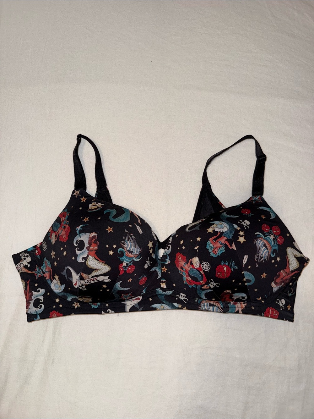 Torrid 360 Back Smoothing Wire-Free Push Up Plunge Bra size 40D
